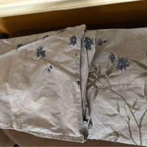 Calvin Klein Bamboo Flowers pillowcases